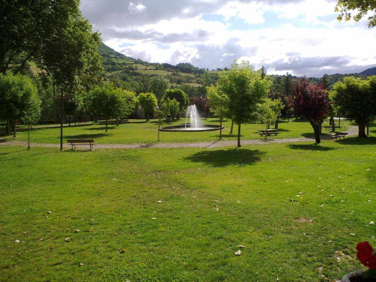 Gite Des Deux Rivieres Nant Luaran gambar